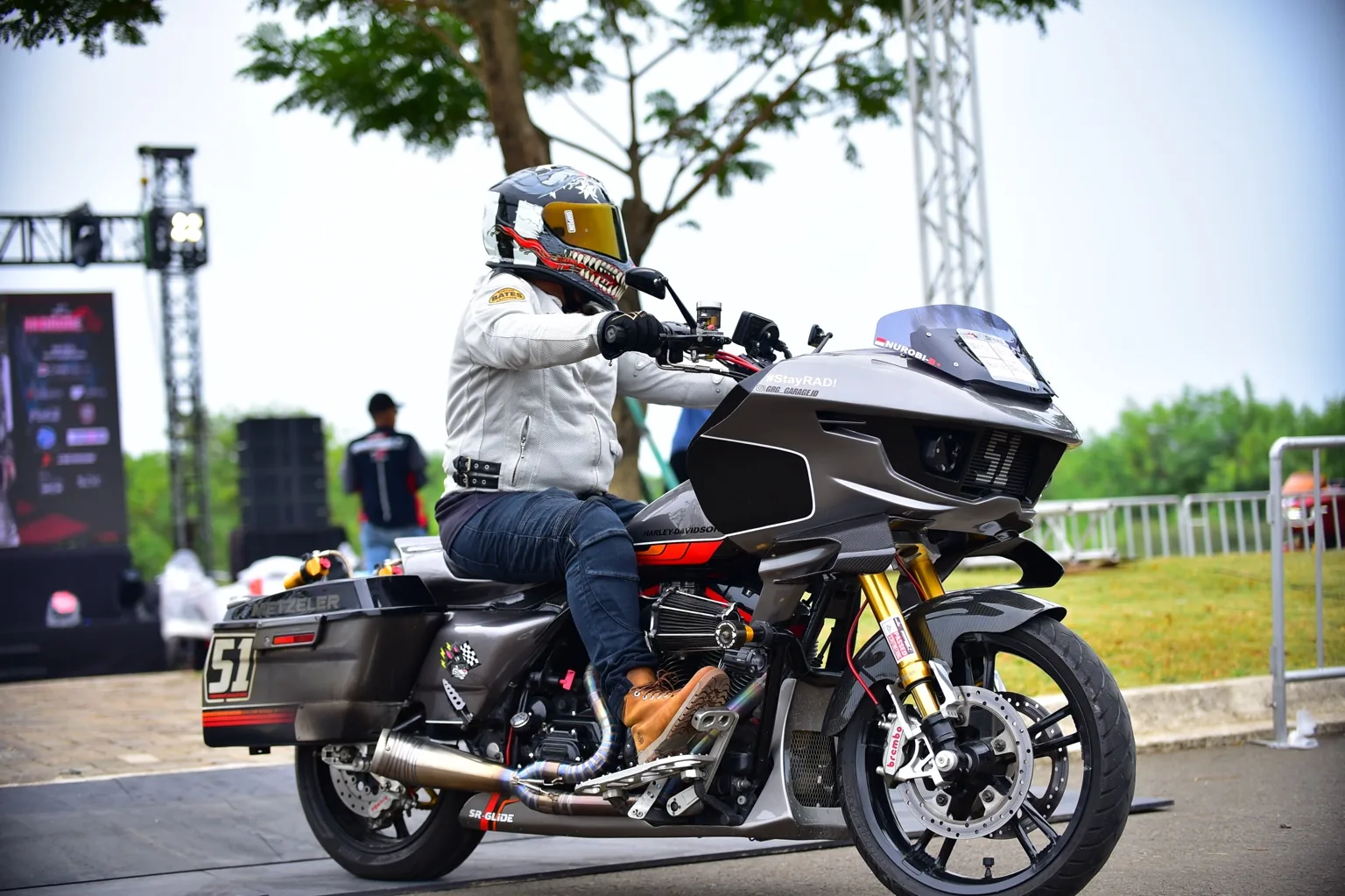 Performance bagger motorcycle in profile